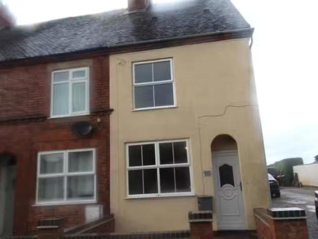 2 bedroom end of terrace house for rent in Coronation Lane, Sw.