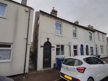 2 bedroom end of terrace house for rent in Argyle Street, Camb.