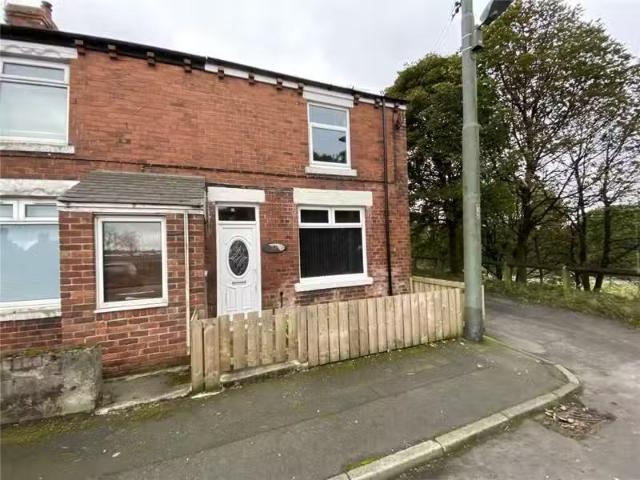 2 bedroom end of terrace house for rent in Beaconsfield Street.