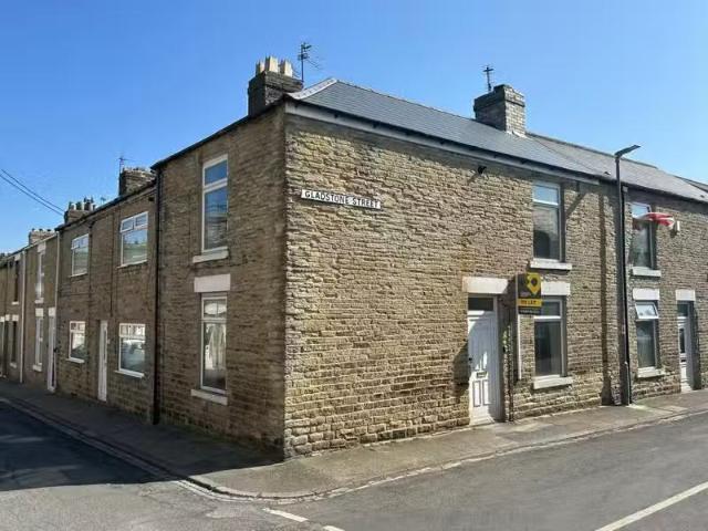 2 bedroom end of terrace house for rent in Gladstone Street, C.