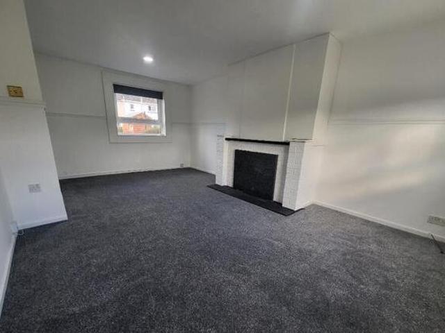 2 Bedroom End Of Terrace House For Rent In Johnstone, Renfrewshire