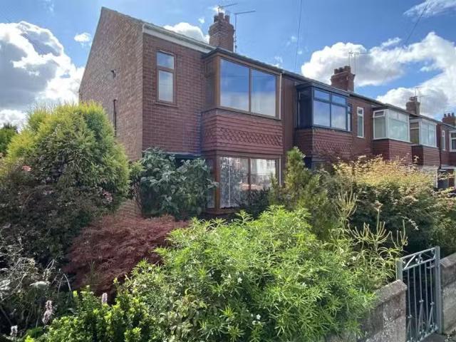 2 bedroom end of terrace house for rent in Oxford Road, Goole.