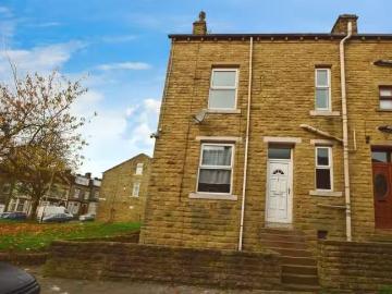 2 bedroom end of terrace house for rent in Lark Street, Keighl.