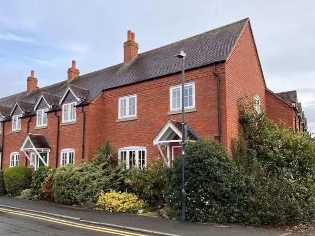 2 bedroom end of terrace house for rent in Moorfield Court, Mo.