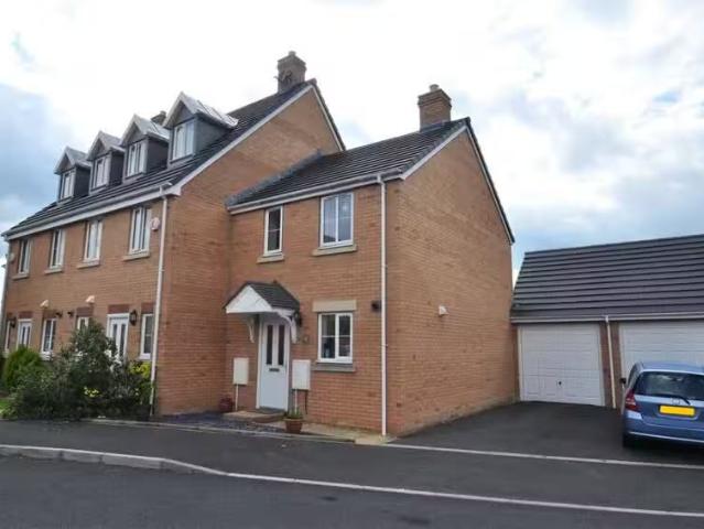 2 bedroom end of terrace house for rent in Nadder Meadow, Sout.
