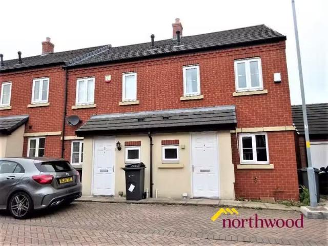 2 bedroom end of terrace house for rent in Nightingale Close.
