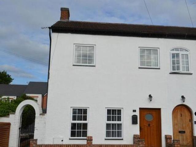 2 Bedroom End Of Terrace House For Rent In Studley, Warwickshire