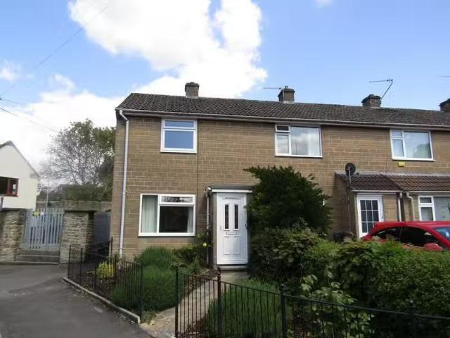 2 bedroom end of terrace house for rent in Park Street, Castle.