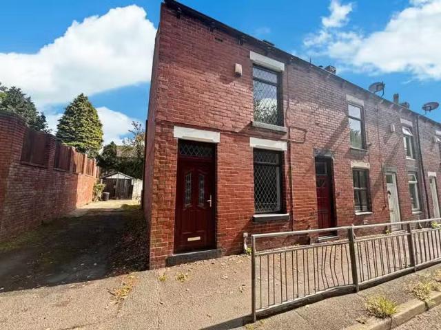 2 bedroom end of terrace house for rent in Wearish Lane, Westh.