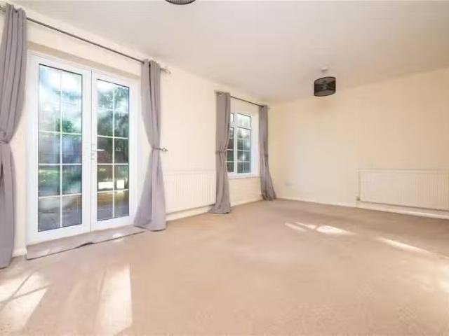 2 bedroom end of terrace house for rent in Wilstone Drive, St.