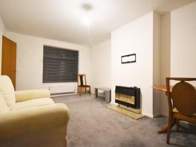 2 bedroom end of terrace house for rent in The Dingle, Nuneato.