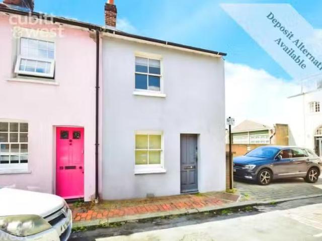 2 bedroom end of terrace house for rent in Thomas Street, Lewe.