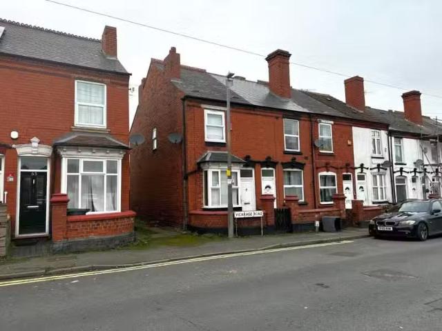 2 bedroom end of terrace house for rent in Vicarage Road, Hale.