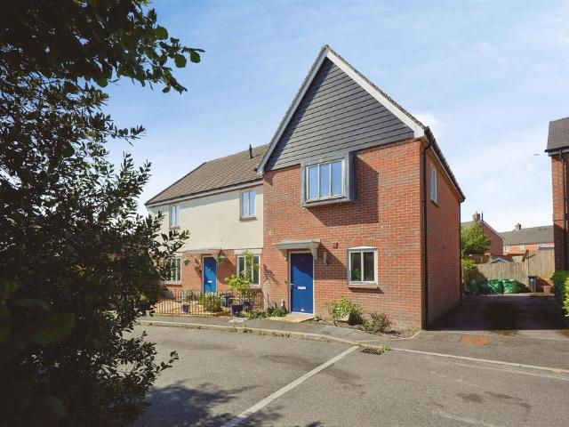 2 bedroom end of terrace house for sale