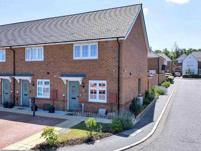 2 bedroom end of terrace house for sale