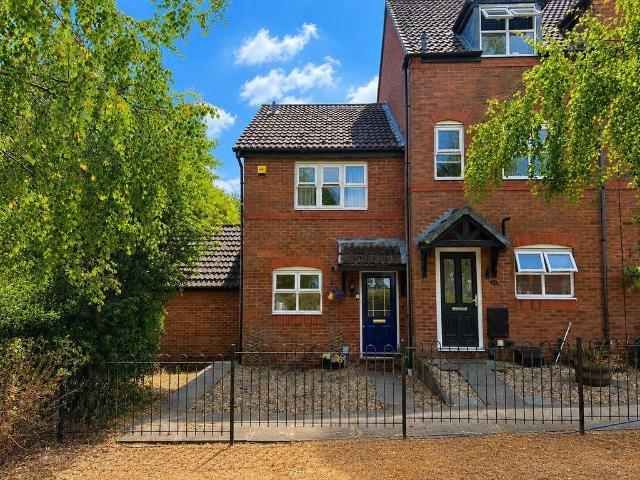 2 bedroom end of terrace house for sale
