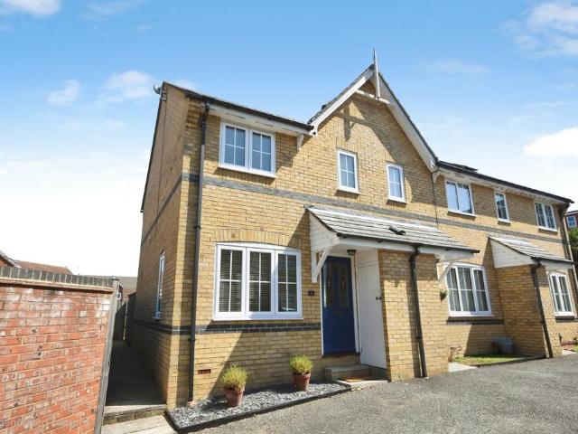 2 bedroom end of terrace house for sale