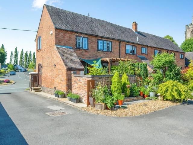 2 bedroom end of terrace house for sale