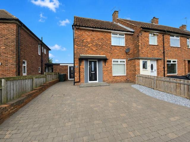 2 bedroom end of terrace house for sale