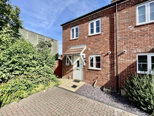 2 bedroom end of terrace house for sale