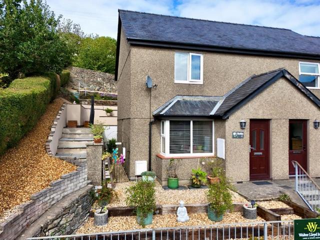 2 bedroom end of terrace house for sale