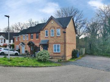 2 bedroom end of terrace house for sale