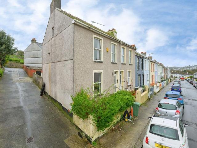 2 bedroom end of terrace house for sale