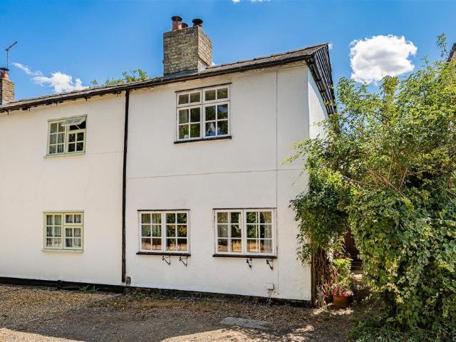 2 bedroom end of terrace house for sale