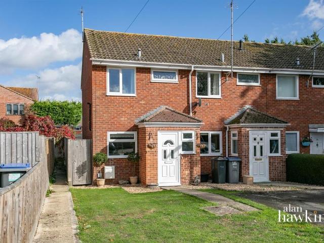 2 bedroom end of terrace house for sale