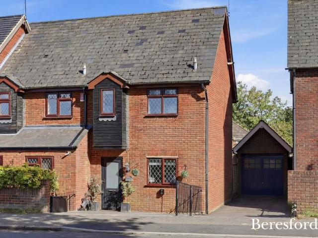 2 bedroom end of terrace house for sale