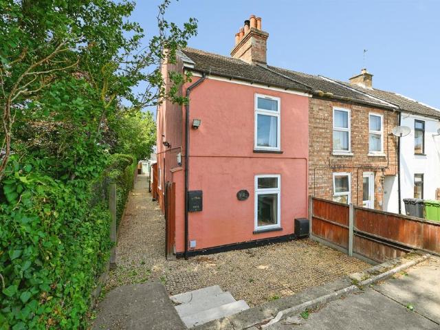 2 bedroom end of terrace house for sale