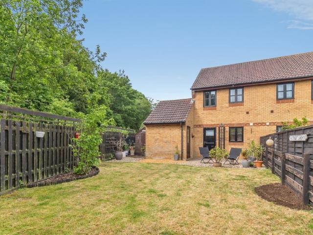 2 bedroom semi detached house for sale