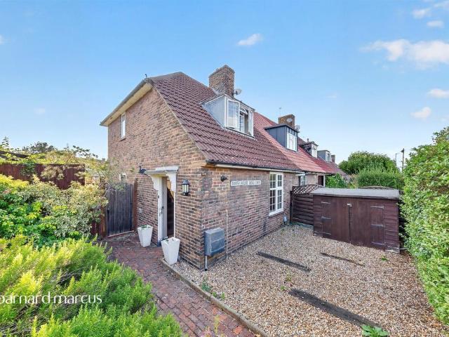 2 bedroom end of terrace house for sale