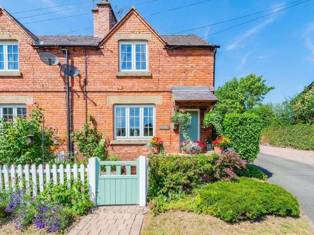 2 bedroom end of terrace house for sale