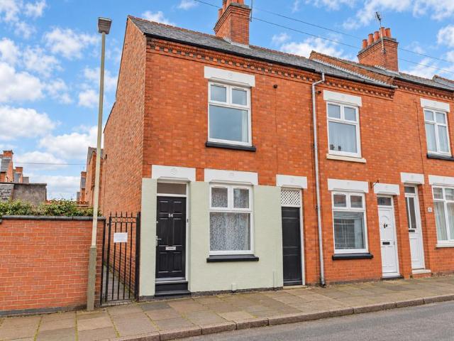 2 bedroom end of terrace house for sale