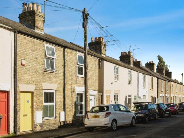 2 bedroom end of terrace house for sale
