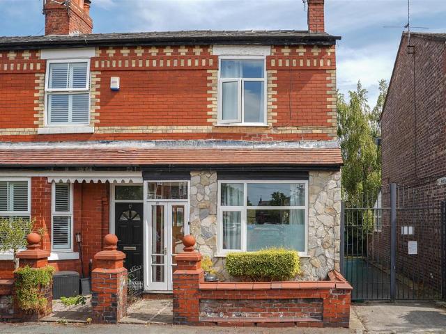 2 bedroom end of terrace house for sale