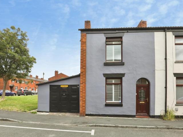 2 bedroom end of terrace house for sale