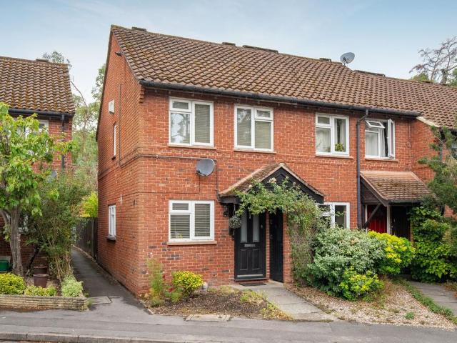 2 bedroom end of terrace house for sale