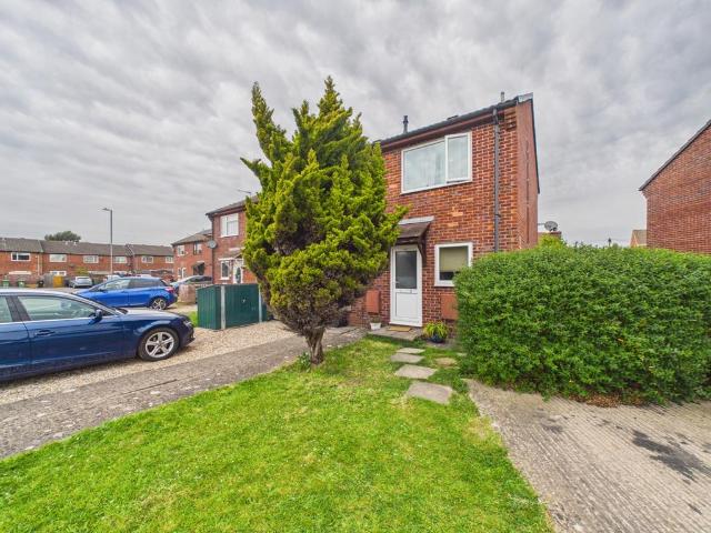 2 bedroom end of terrace house for sale