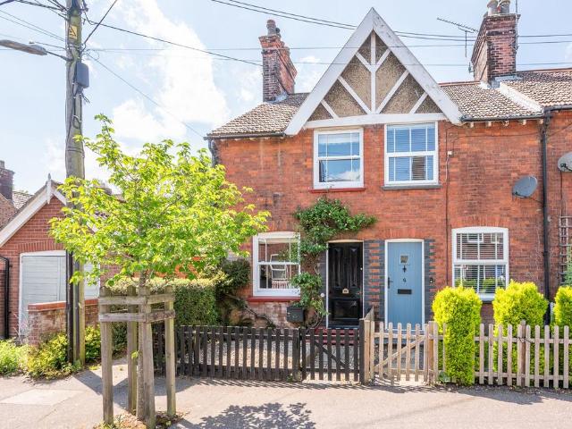2 bedroom end of terrace house for sale