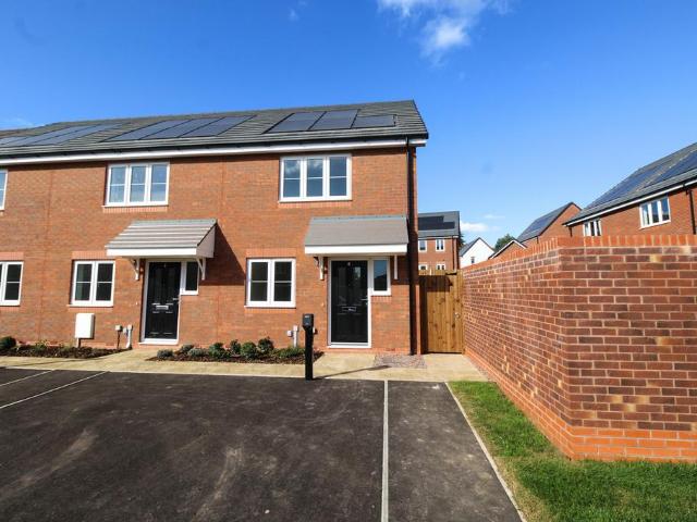 2 bedroom end of terrace house for sale