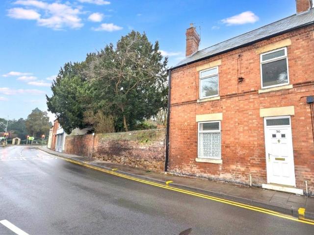 2 bedroom end of terrace house for sale