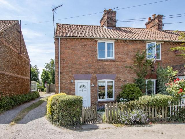 2 bedroom end of terrace house for sale