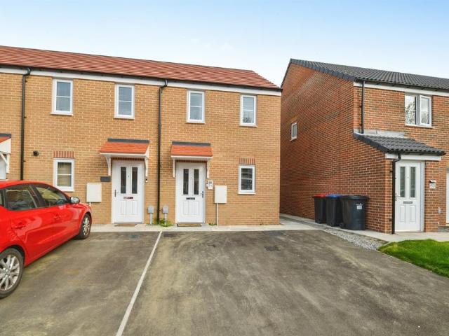 2 bedroom end of terrace house for sale