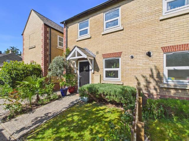 2 bedroom end of terrace house for sale