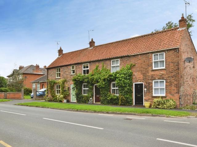 2 bedroom end of terrace house for sale