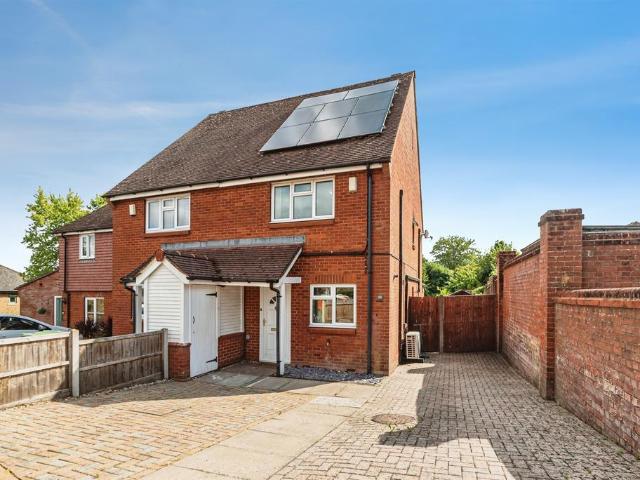 2 bedroom end of terrace house for sale
