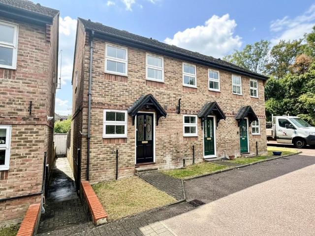 2 bedroom end of terrace house for sale