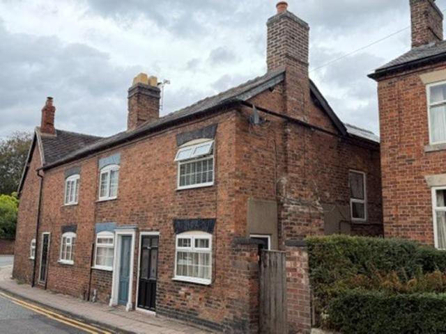 2 bedroom end of terrace house for sale